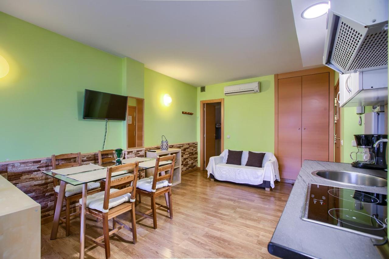 Apartamentos Barajas Мадрид Екстер'єр фото