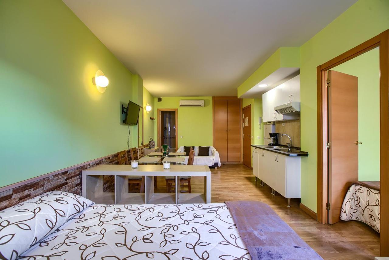 Apartamentos Barajas Мадрид Екстер'єр фото