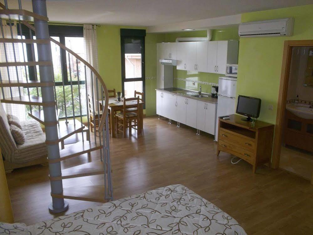 Apartamentos Barajas Мадрид Екстер'єр фото